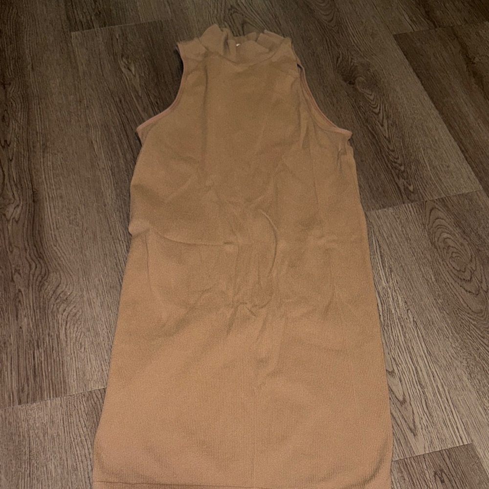 Bozzolo Ribbed Mock Neck Top in Brown